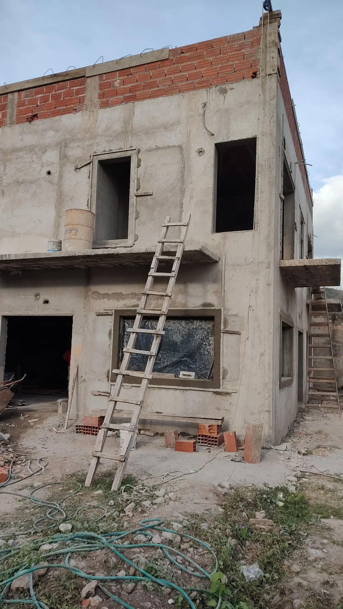 Frente de vivienda en ejecución